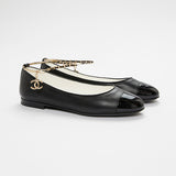 Black Leather Ballerinas with Chain Ankle Strap / CHANEL - Size 37