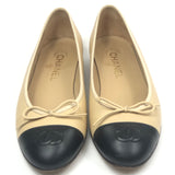 Beige Lambskin Leather Ballerinas with Black Toe Cap / CHANEL - Size 37.5