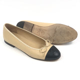 Beige Lambskin Leather Ballerinas with Black Toe Cap / CHANEL - Size 37.5