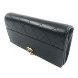 Black Classic Quilted Flap Wallet / CHANEL