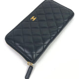 Black CLASSIC Quilted Leather Long Zipped Wallet / CHANEL