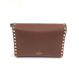 Cognac ROCKSTUD Small Grainy Calfskin Leather Crossbody Bag / VALENTINO