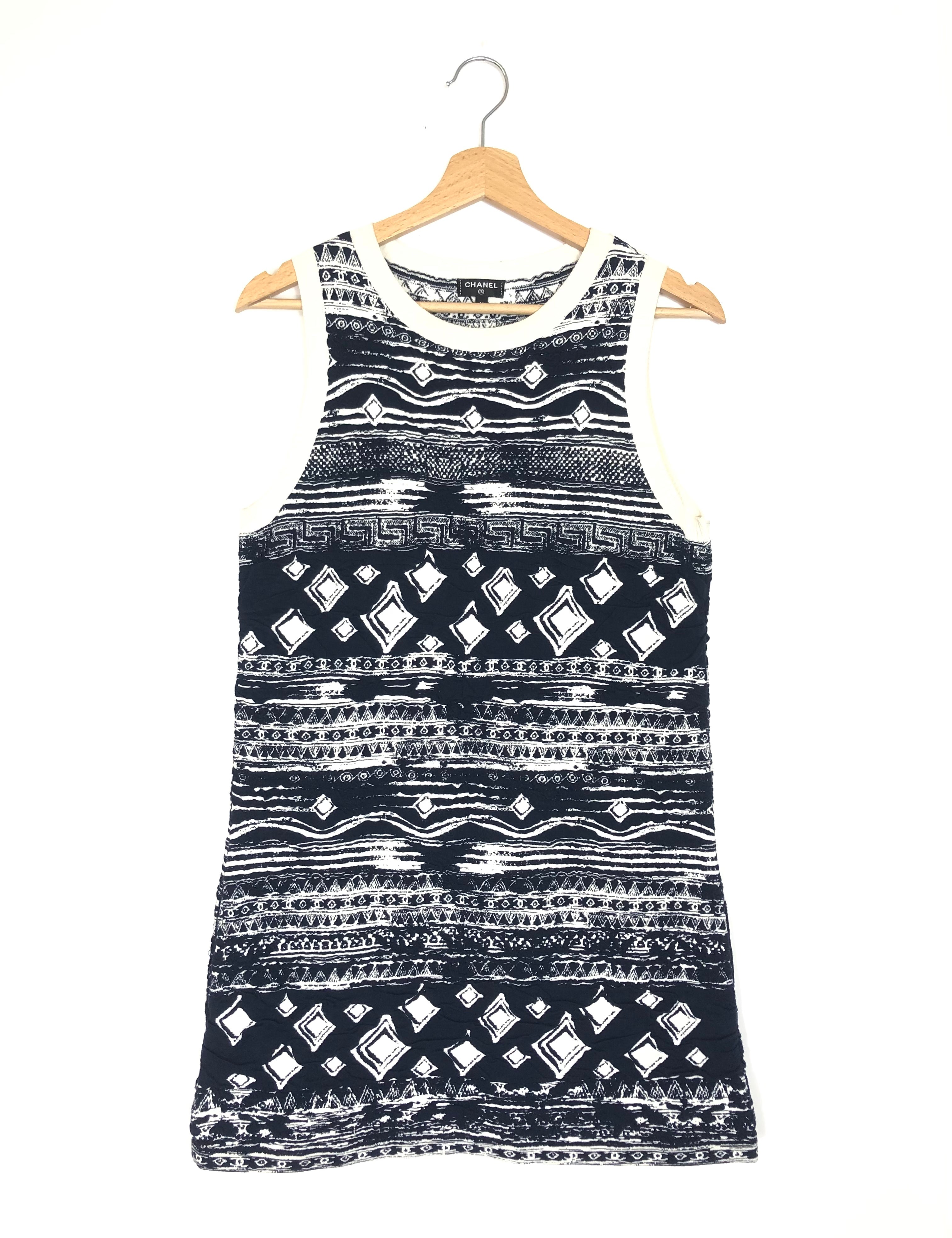 Navy and White Jersey Jacquard Sleeveless Knee-length Dress / CHANEL - La Suite Navy and White Jersey Jacquard Sleeveless Knee-length Dress / CHANEL - La Suite